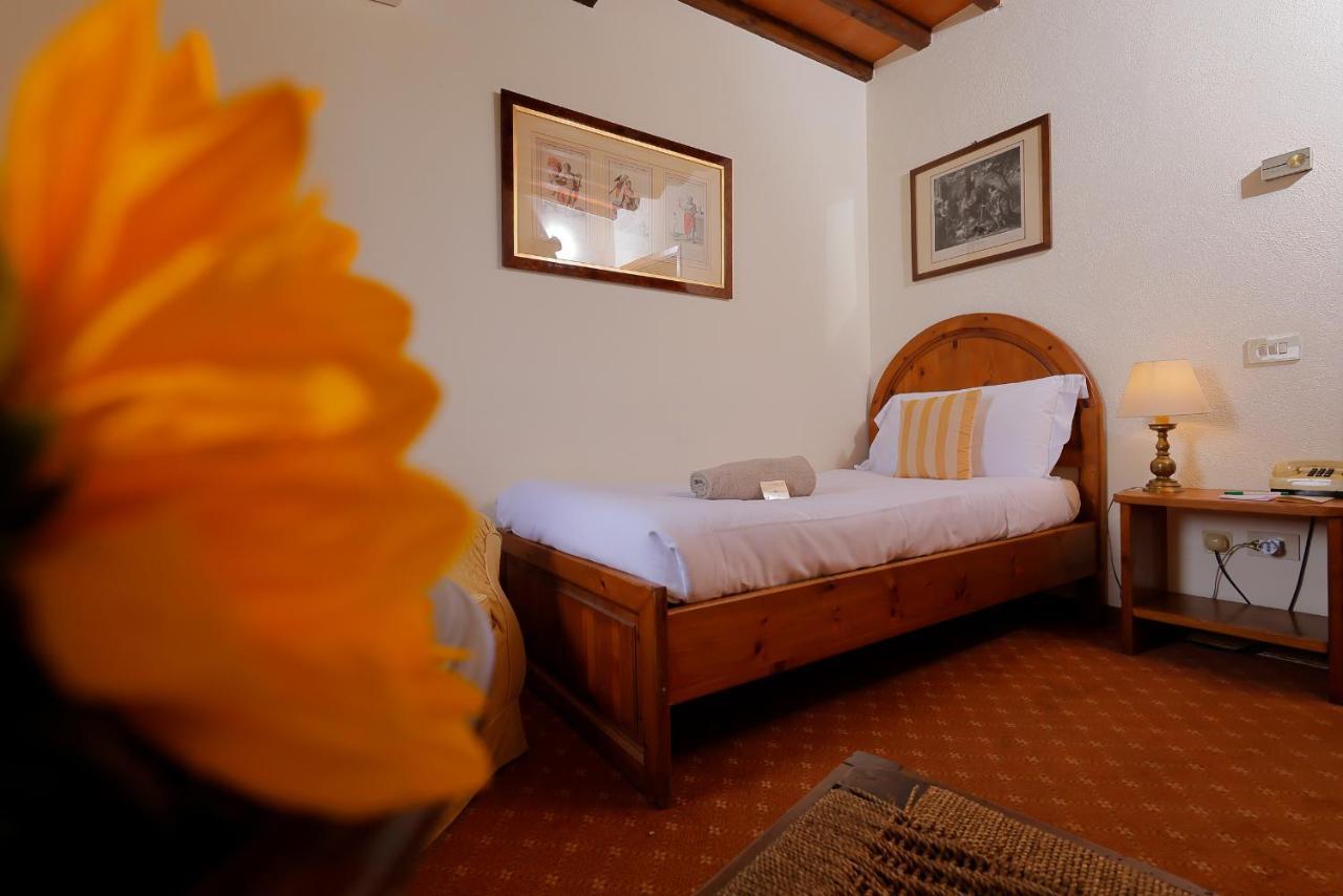 Relais Vignale & Spa Radda in Chianti Buitenkant foto