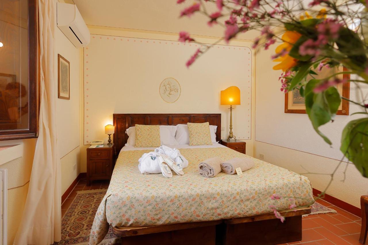 Relais Vignale & Spa Radda in Chianti Buitenkant foto